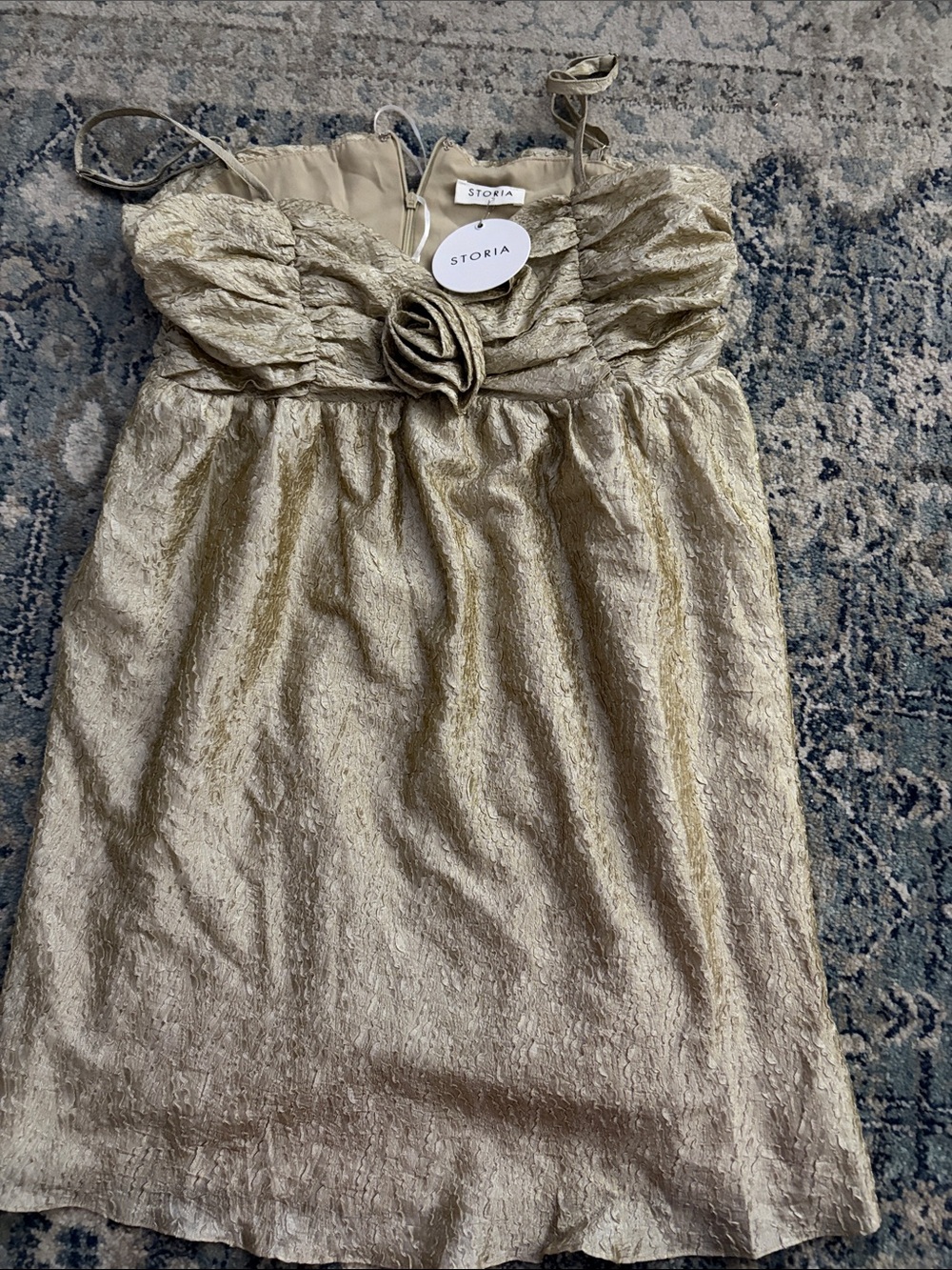 Storia women’s Metallic Gold Sleeveless Rosette Dress